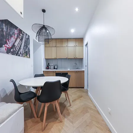 4-star For 4, 10 Mn From Champs-elysees Paris